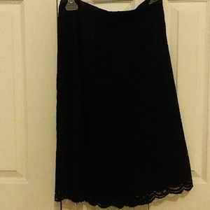 Skirt/ beautiful lace with black lining
